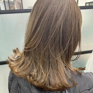 ミディアム N° aria 三軒茶屋のヘアスタイル