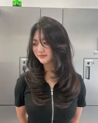 ロング 大人レイヤー/艶美髪 🇺🇸TOMONAのヘアスタイル