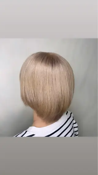 ショート カラー tace新宿 めいのヘアスタイル