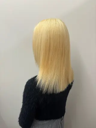 ミディアム と きのヘアスタイル
