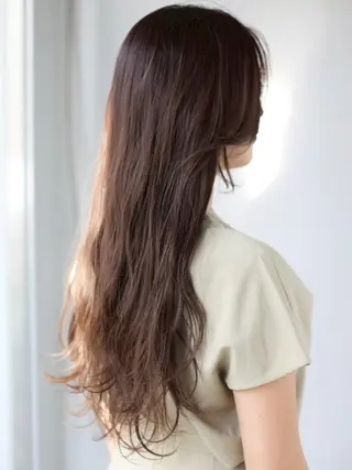 ロング 山崎 彩音のヘアスタイル