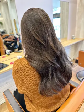 ロング カラー レイヤーカット/ 髪質改善特化のヘアスタイル