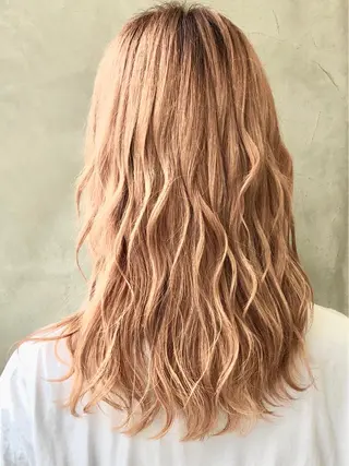 カラー ショート・ボブ 徳竹淳一のヘアスタイル