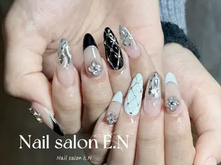 ネイル E.N🦋 長さ出し/持ち込みのネイルデザイン