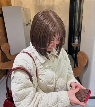 ショート カラー 高梨 菜々のヘアスタイル