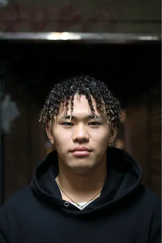 ミディアム パーマ HAIR BASE ZAWAWA所属・レイヤー/ブリーチ｜ 特殊パーマ/赤澤のヘアスタイル