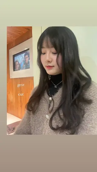 ロング 丸山 愛万音のヘアスタイル