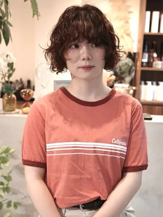 ショート カラー パーマ (h)wim ウィムのヘアスタイル