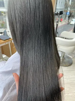 ロング 亀山 由里菜のヘアスタイル