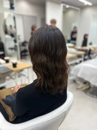 ミディアム パーマ 後藤 愛美/レイヤーカットのヘアスタイル