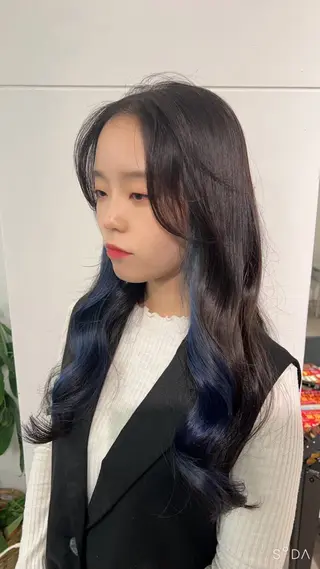 ロング カラー 🌈re-room EIKI🇰🇷のヘアスタイル