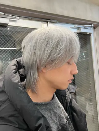 ミディアム ブリーチカラー🌈 ウルフカット🐺のヘアスタイル