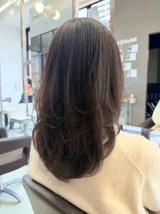 セミロング wil西宮レイヤー 西村徹のヘアスタイル