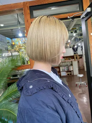 ショート なぎ🌿.∘[ボブ, ニュアンスカラー]のヘアスタイル