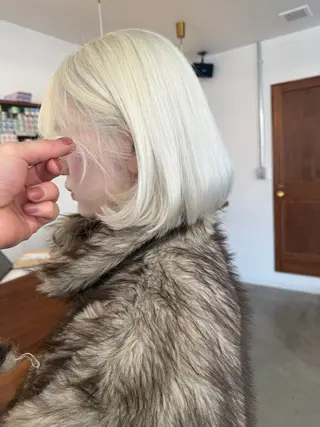 セミロング PELE/ハイトーン /初田芽以のヘアスタイル