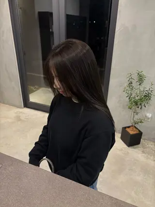 ロング カラー アールラーゴ所属・宮島 華湖のヘアスタイル