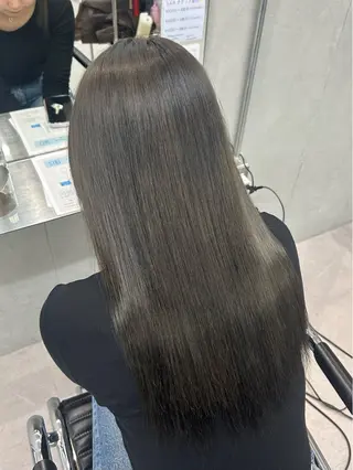 カラー IO イオリのヘアスタイル