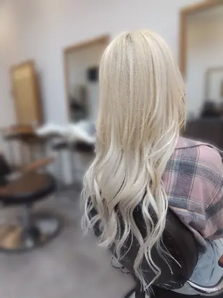 LUXbe博多バスターミナル店所属・澤田 あきのヘアスタイル