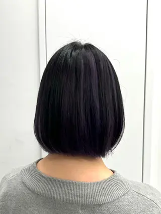 ショート urara /ブリーチ/艶カラーのヘアスタイル