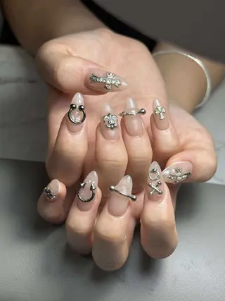 ネイル ユリ🎀長さだし/ パラジェル/持ち込みのネイルデザイン