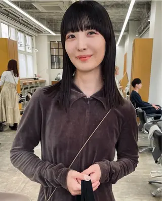 ロング r i i / ナチュラルカラーのヘアスタイル