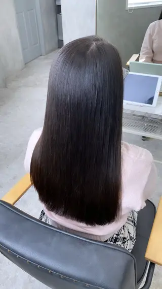 ロング AKANE 【zina新宿】のヘアスタイル