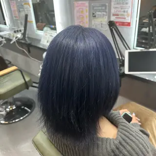 ショート カラー 出崎 風果のヘアスタイル