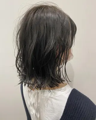 ミディアム カラー 石田 優菜のヘアスタイル