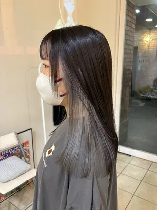 ロング カラー スズキ ユウナのヘアスタイル