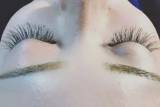 マツエク・マツパ Lily Eye&Nailのネイルデザイン