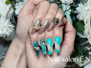 ネイル E.N🦋 長さ出し/持ち込みのネイルデザイン