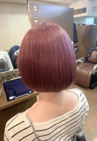 カラー ショート coupe ciseauxのヘアスタイル