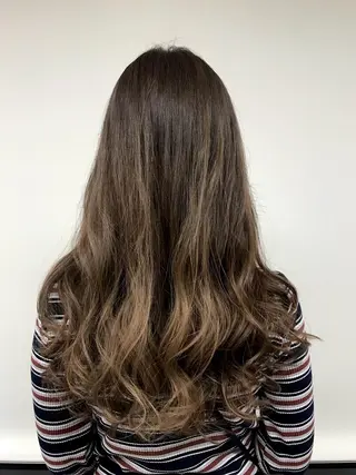 ロング カラー ヘアサロン&脱毛 BACKSTAGE栄のヘアスタイル