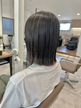 ショート カラー 白髪ぼかしハイライト レイヤー川口　元気のヘアスタイル