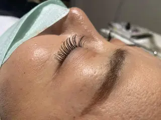 マツエク・マツパ 桑田 新菜のヘアスタイル