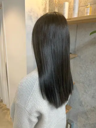 セミロング カラー ハイトーンカラ ー/小川のヘアスタイル