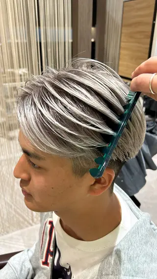 カラー EIGHT HANDA所属・永谷 嵐士のヘアスタイル