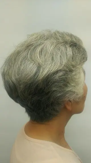 ショート パーマ 越智 薫のヘアスタイル