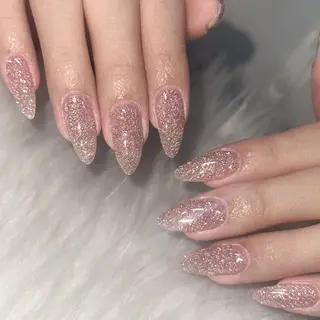 ネイル LAVISH nanamiのネイルデザイン