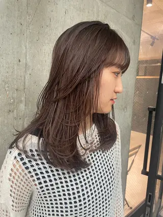 セミロング 🫧ハイライトカラー 🫧 𝓜𝓘𝓤のヘアスタイル