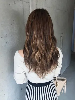 ロング カラー 是枝 さくらのヘアスタイル