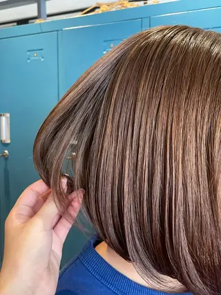 ショート カラー 吉村 芽咲のヘアスタイル