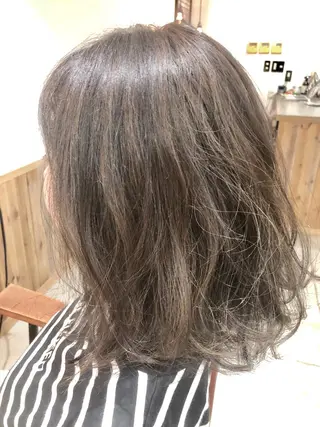 ミディアム カラー M IIのヘアスタイル