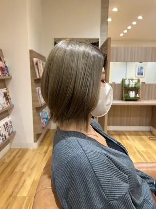 ミディアム 志乃屋所属・中川 美里のヘアスタイル