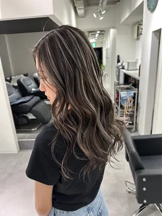 ロング カラー CIERA所属・トウジョウ アリサのヘアスタイル