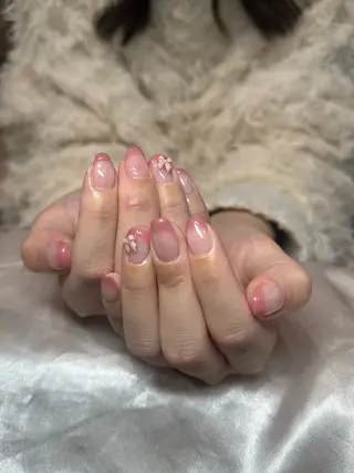 ネイル Roy 心斎橋店所属・Roy 心斎橋 IINUMAのネイルデザイン