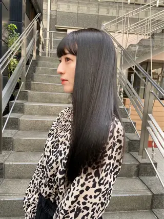 ロング ✨髪質改善特化✨副 店長椎葉信乃介のヘアスタイル