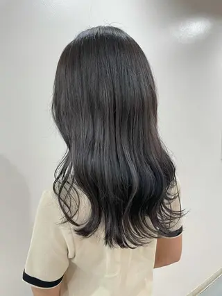 ロング カラー akane .のヘアスタイル