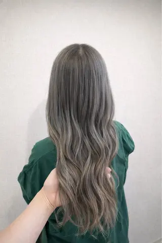 ロング カラー Hair  bloom所属・江角 愛理のヘアスタイル