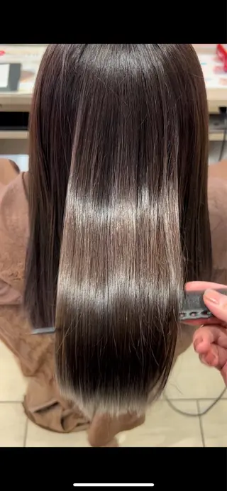 カラー VIE.ORNER 土気🍀小岩井樹のヘアスタイル